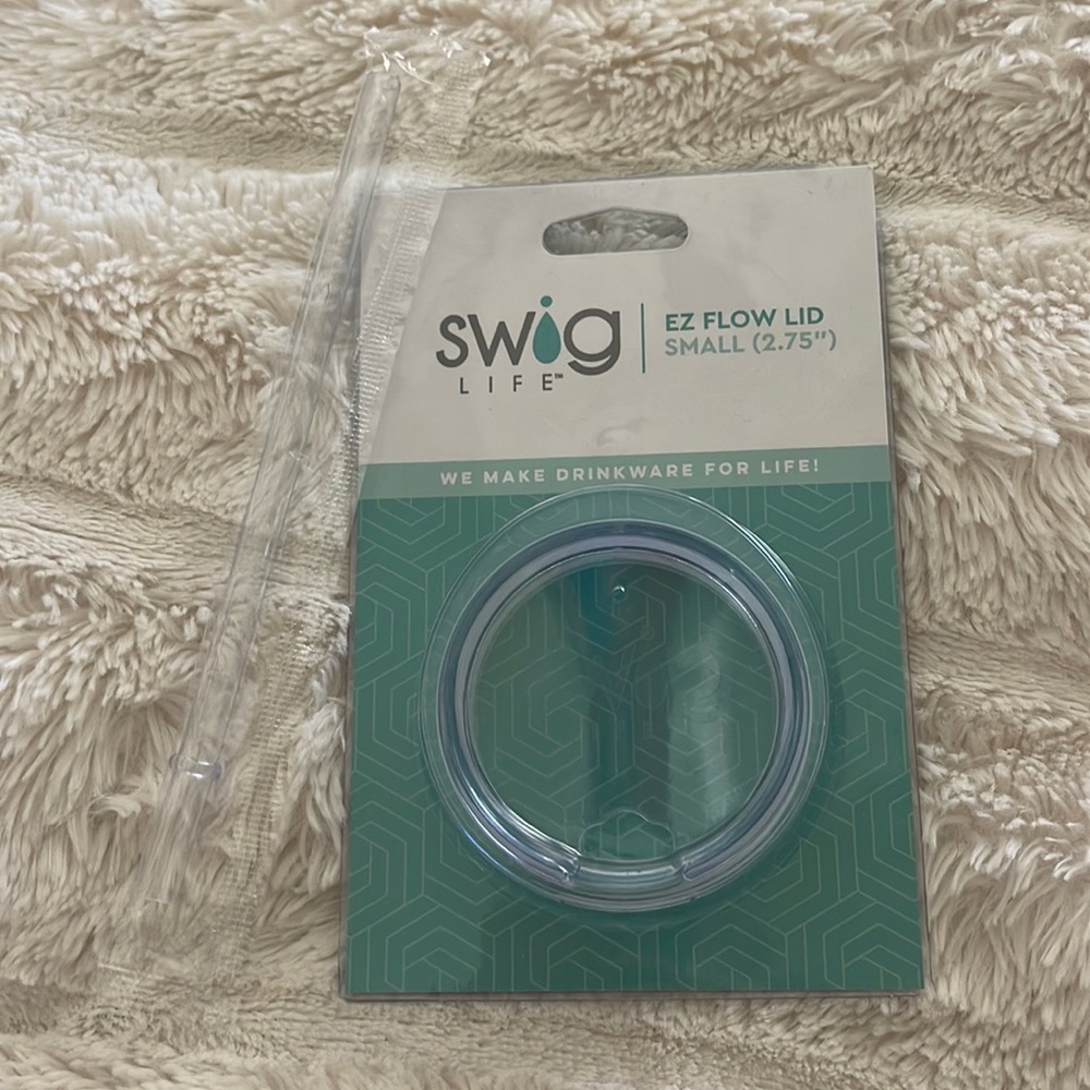 Swig Life- ez flow lid and straw( both clear)